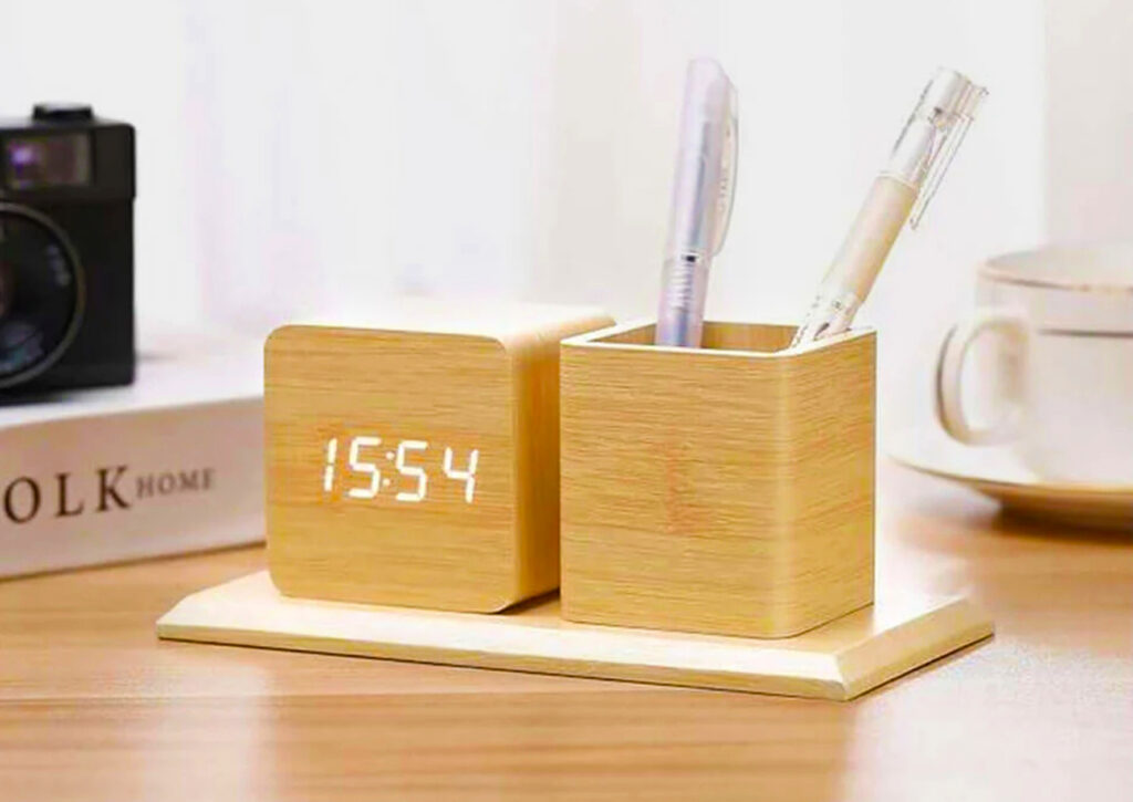table clock with pen stand